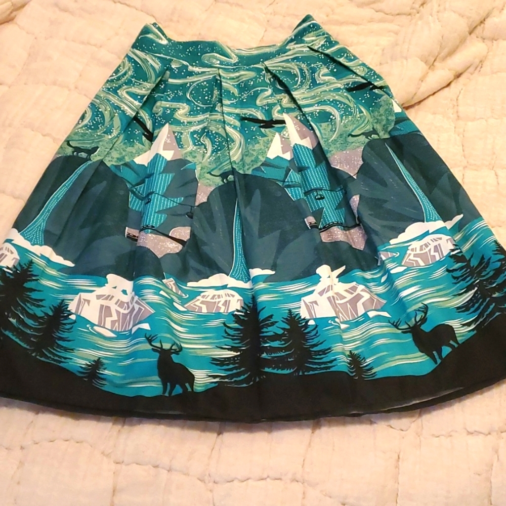 Winter Mountains cotton pleated skirt